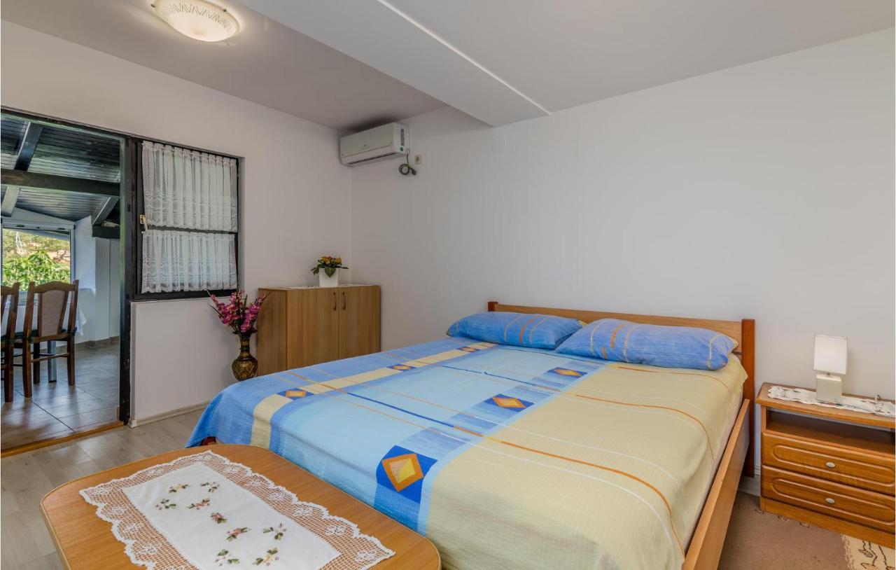 Amazing Apartment In Zupanje With Wifi エクステリア 写真