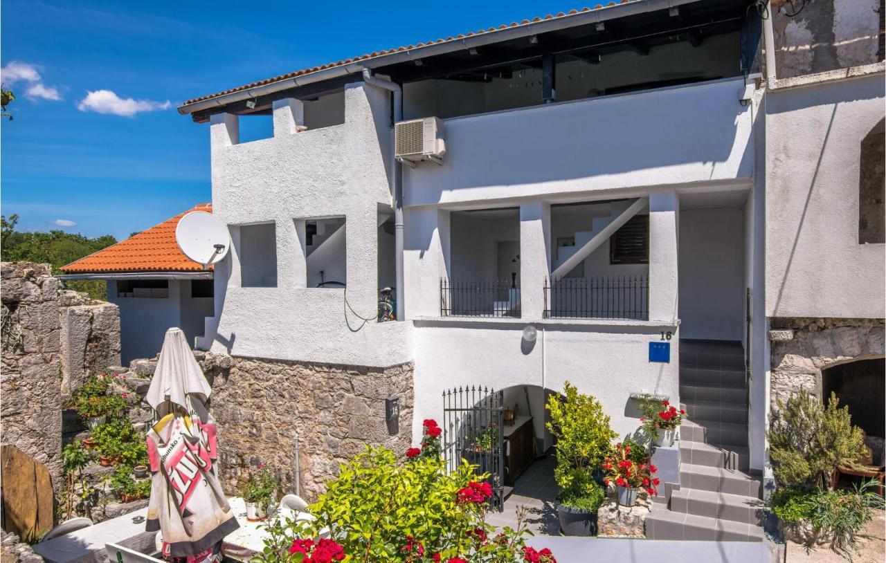 Amazing Apartment In Zupanje With Wifi エクステリア 写真